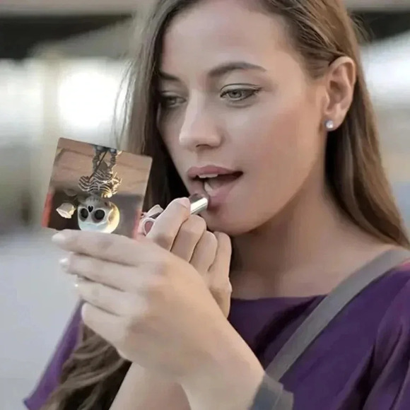 Gothic Skull & Rose Pattern Compact Mirror - Picture 3 of 4